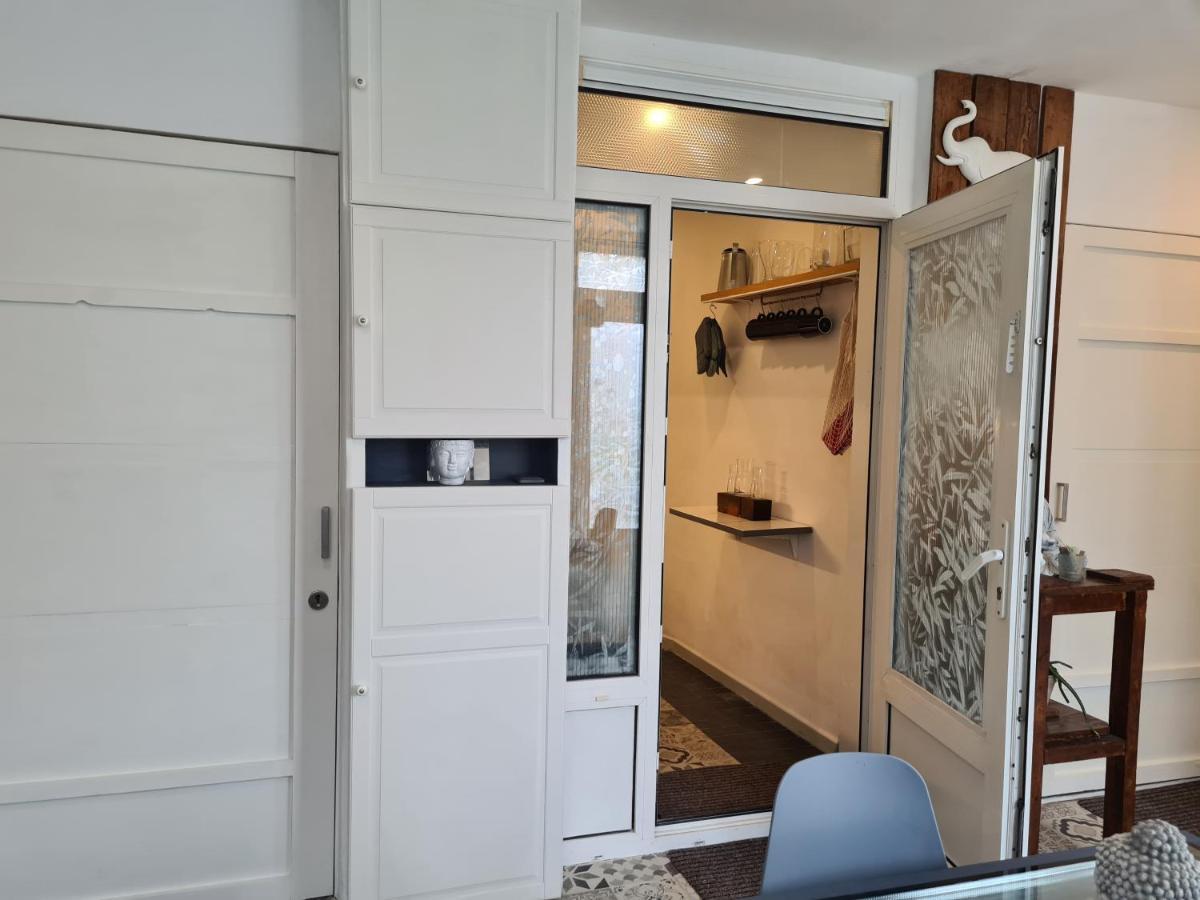 1 Bedroom 15 Min By Tram To Amsterdam Centre! Amesterdão Exterior foto