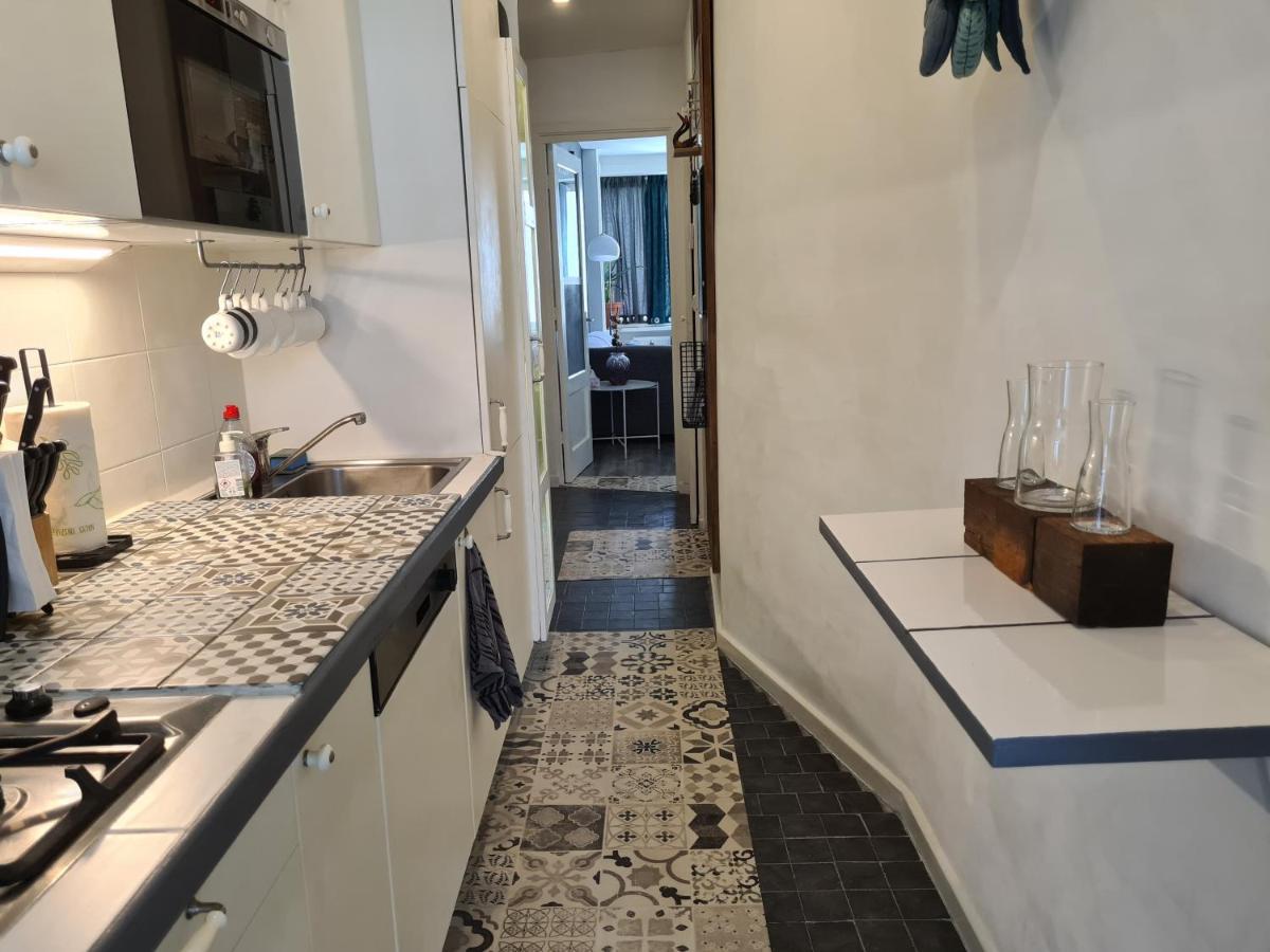 1 Bedroom 15 Min By Tram To Amsterdam Centre! Amesterdão Exterior foto