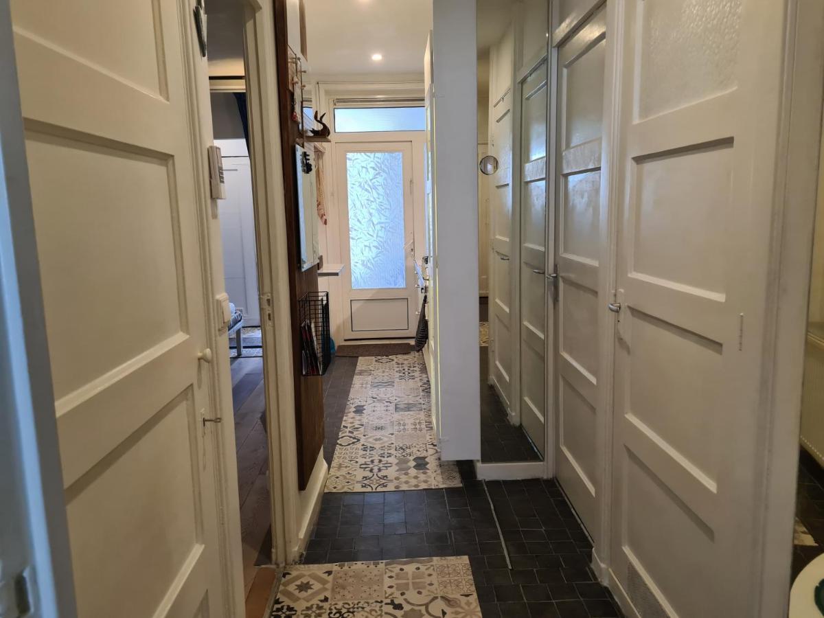 1 Bedroom 15 Min By Tram To Amsterdam Centre! Amesterdão Exterior foto