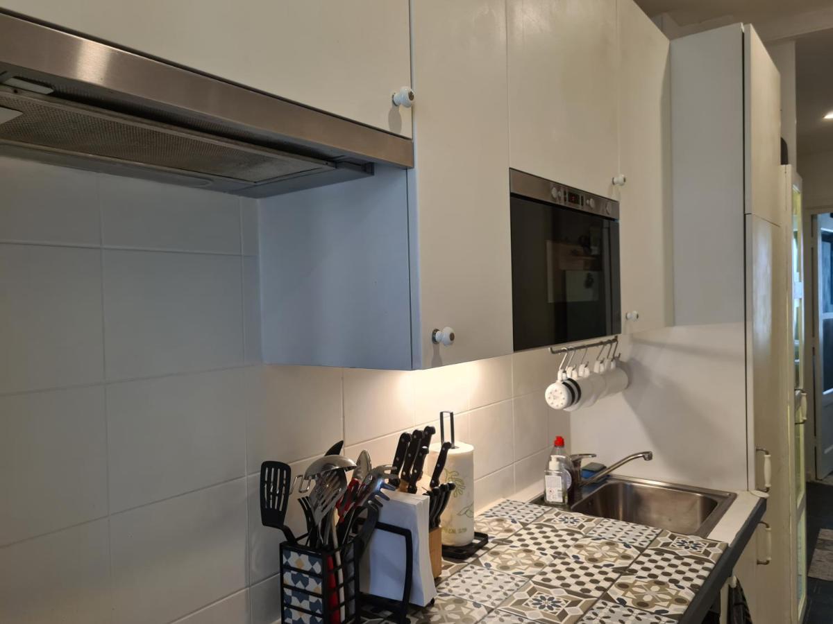 1 Bedroom 15 Min By Tram To Amsterdam Centre! Amesterdão Exterior foto