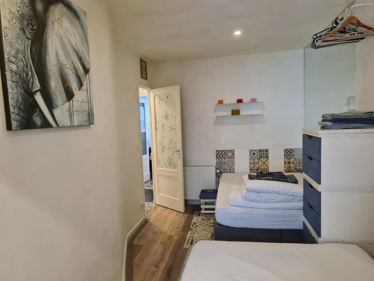 1 Bedroom 15 Min By Tram To Amsterdam Centre! Amesterdão Exterior foto