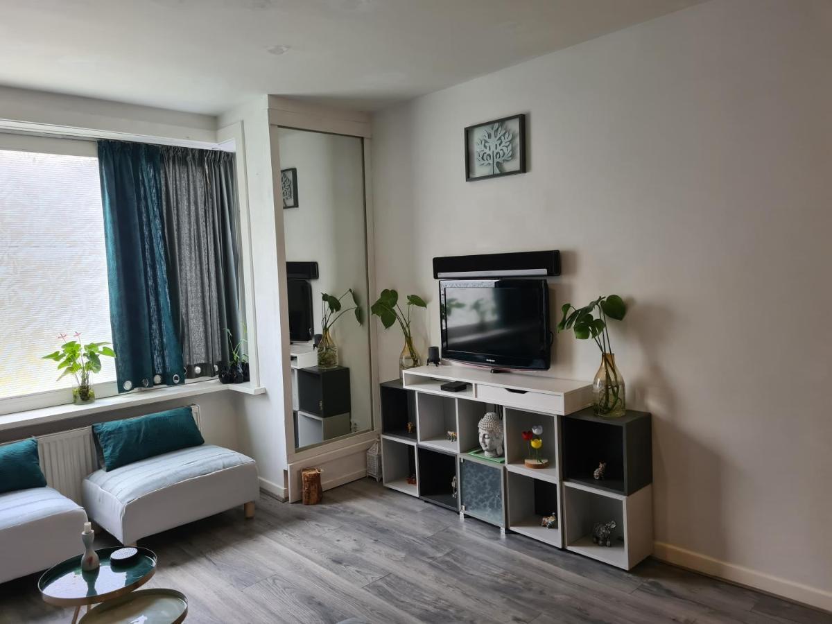 1 Bedroom 15 Min By Tram To Amsterdam Centre! Amesterdão Exterior foto