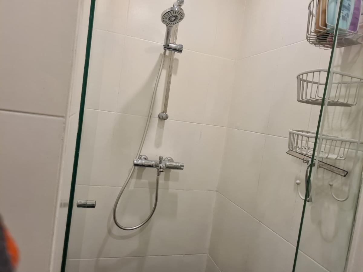 1 Bedroom 15 Min By Tram To Amsterdam Centre! Amesterdão Exterior foto